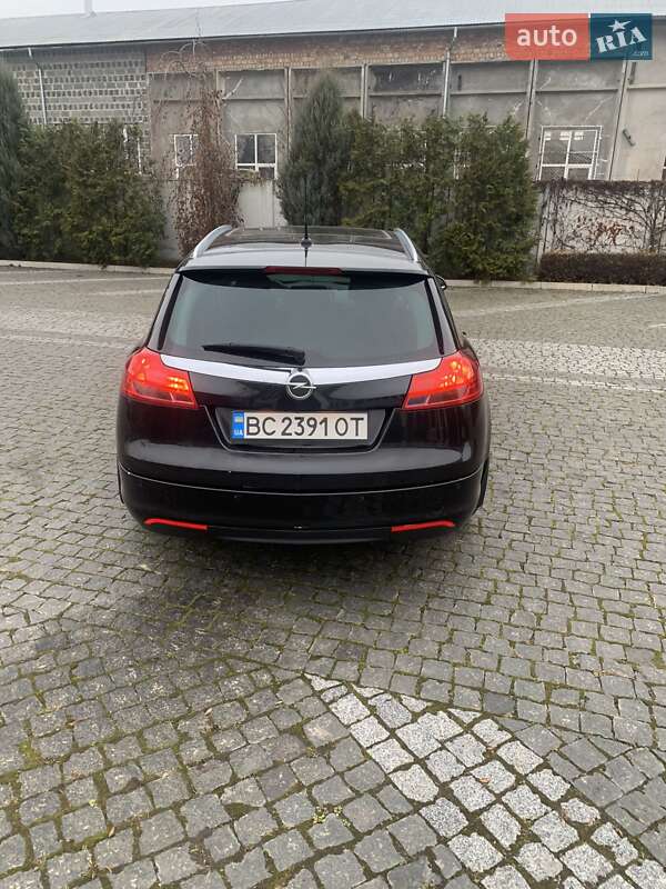 Універсал Opel Insignia 2010 в Стрию