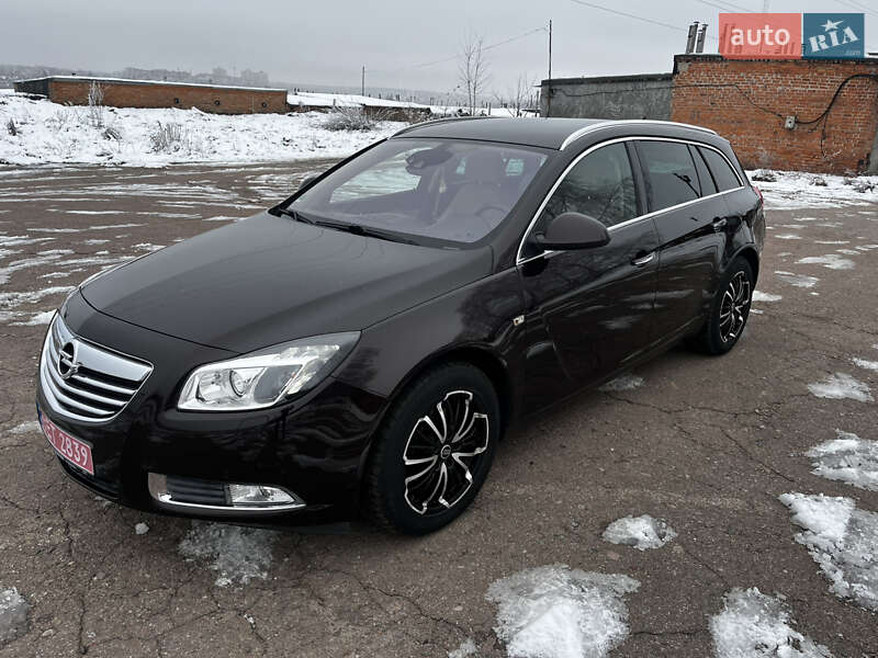 Универсал Opel Insignia 2010 в Чернигове