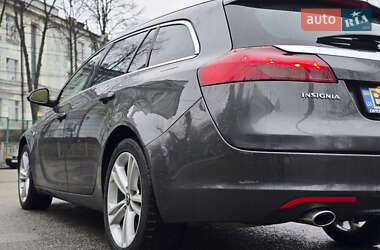 Універсал Opel Insignia 2009 в Києві