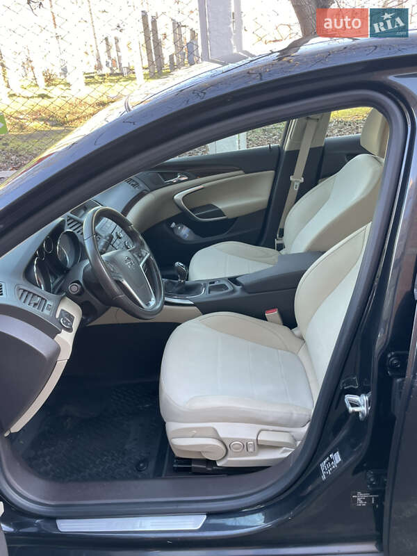 Седан Opel Insignia 2010 в Черновцах