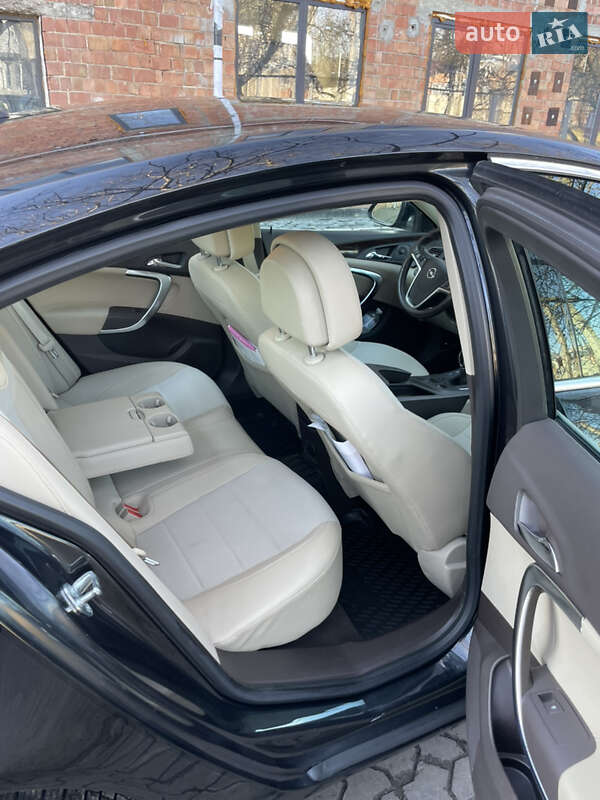Седан Opel Insignia 2010 в Черновцах