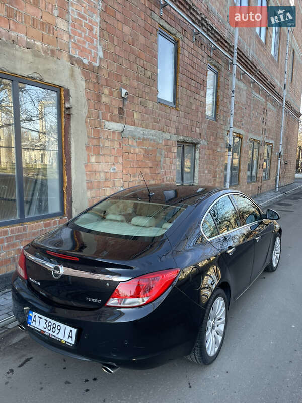 Седан Opel Insignia 2010 в Черновцах