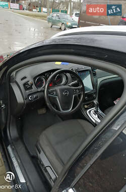 Универсал Opel Insignia 2010 в 