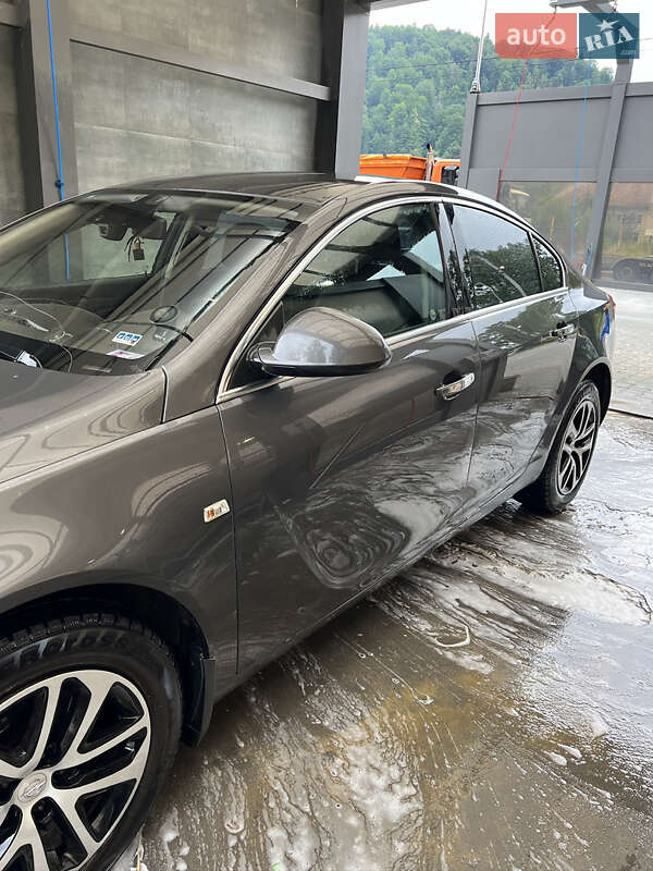 Седан Opel Insignia 2008 в Яремче