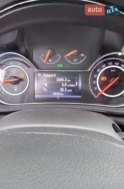Универсал Opel Insignia 2017 в 