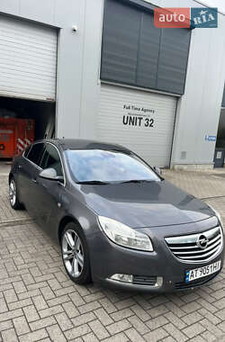 Седан Opel Insignia 2011 в Івано-Франківську