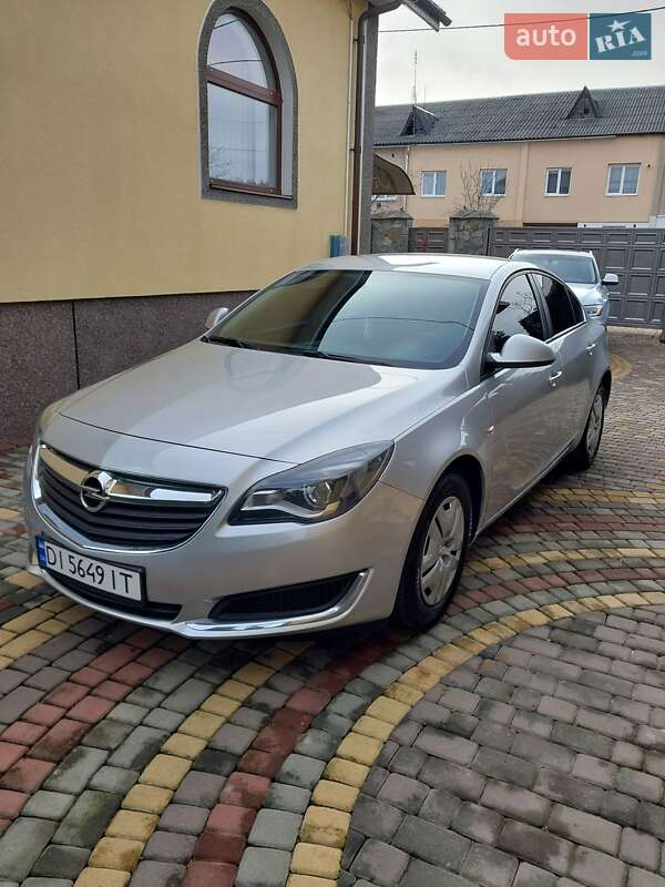 Седан Opel Insignia 2016 в Стрые