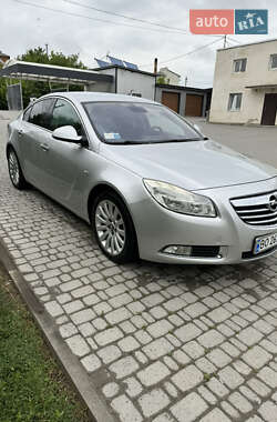 Седан Opel Insignia 2010 в Борщеві