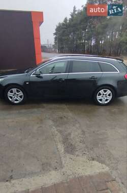 Универсал Opel Insignia 2010 в 