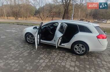 Универсал Opel Insignia 2010 в 