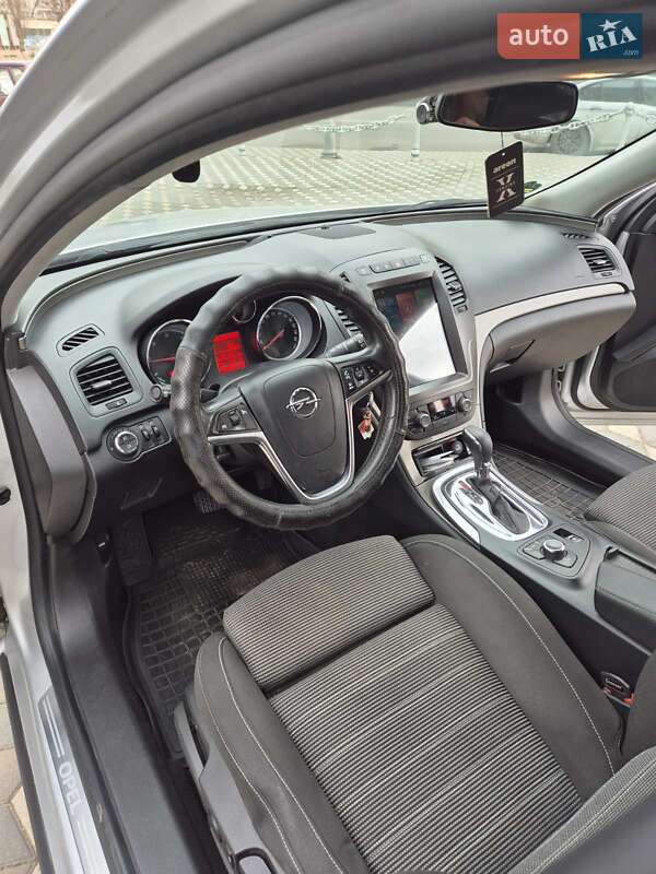 Универсал Opel Insignia 2013 в Черноморске