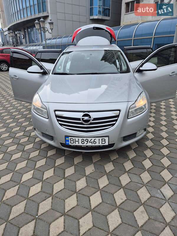 Универсал Opel Insignia 2013 в Черноморске