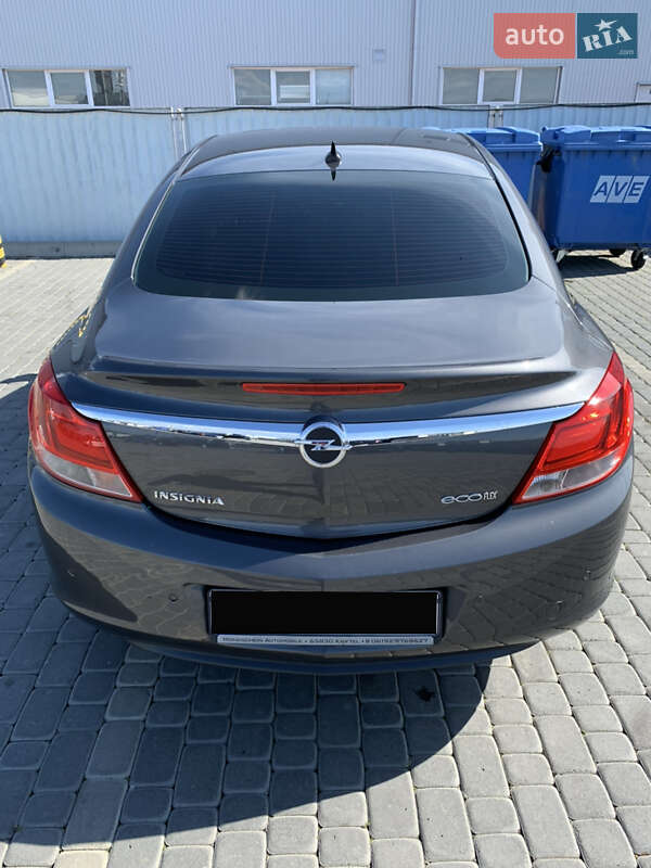 Седан Opel Insignia 2012 в Мукачево