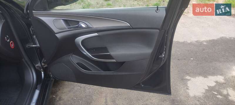 Универсал Opel Insignia 2011 в Тростянце