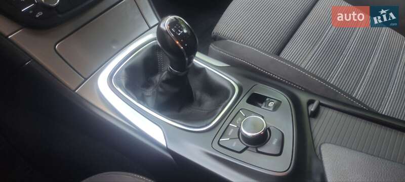 Универсал Opel Insignia 2011 в Тростянце