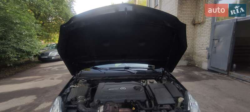 Универсал Opel Insignia 2011 в Тростянце