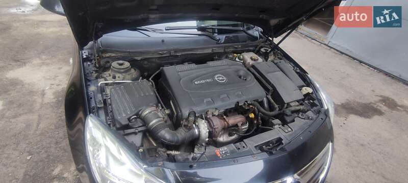 Универсал Opel Insignia 2011 в Тростянце