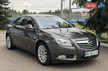 Седан Opel Insignia 2011 в Києві