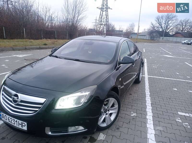 Седан Opel Insignia 2011 в 