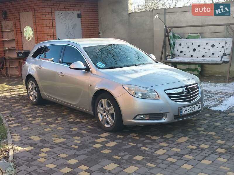 Універсал Opel Insignia 2010 в 