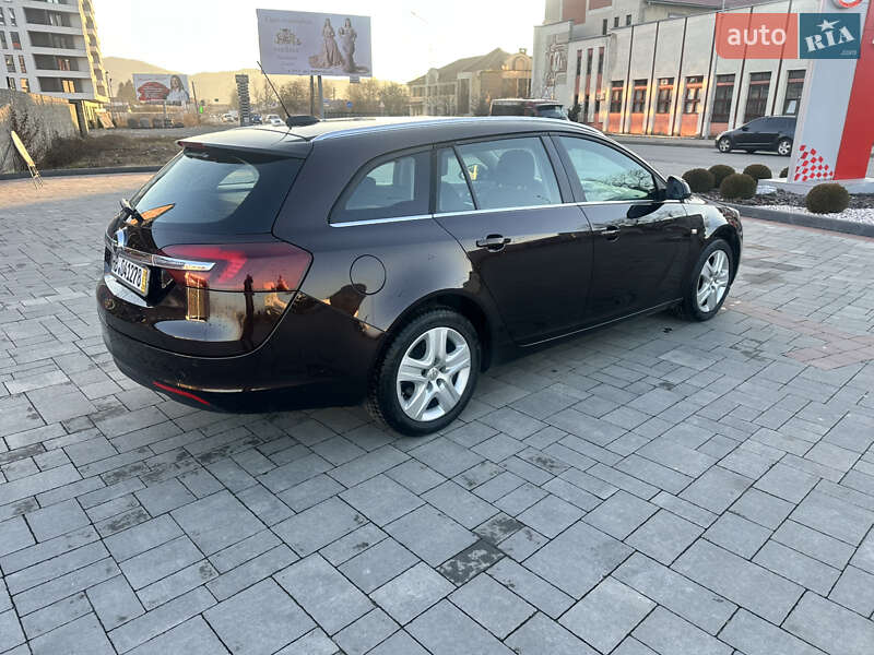 Универсал Opel Insignia 2016 в Хусте