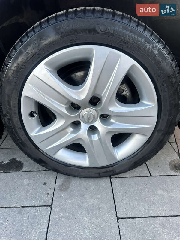 Универсал Opel Insignia 2016 в Хусте