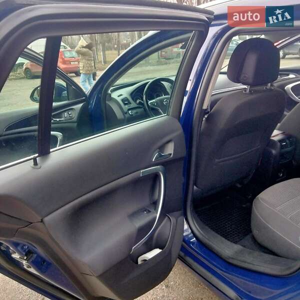 Универсал Opel Insignia 2014 в Киеве