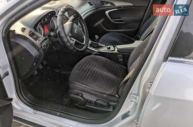 Универсал Opel Insignia 2011 в 