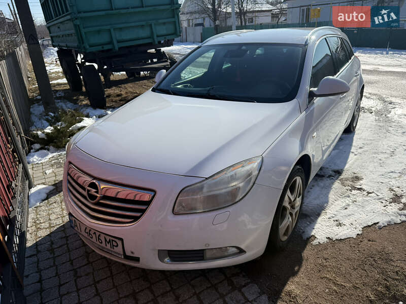 Универсал Opel Insignia 2011 в 