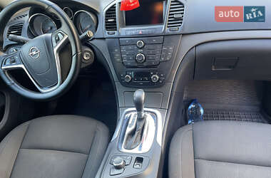 Универсал Opel Insignia 2011 в 
