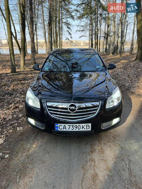 Універсал Opel Insignia 2011 в Бершаді