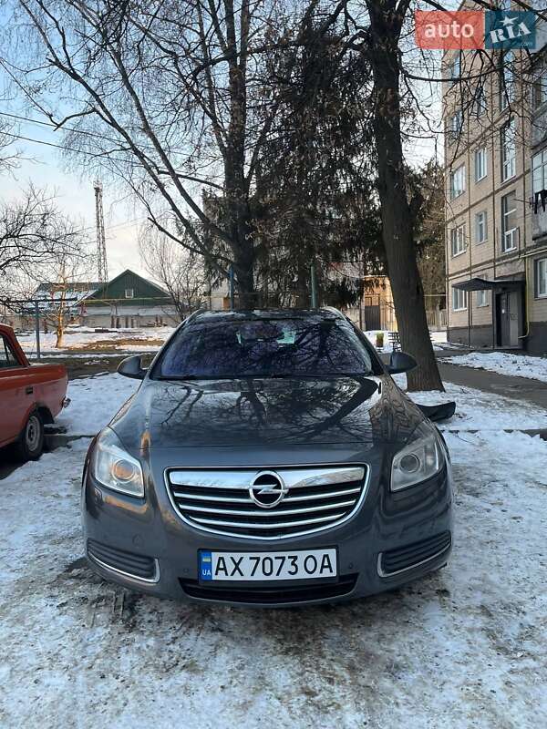 Универсал Opel Insignia 2011 в Чугуеве