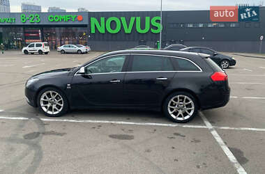 Универсал Opel Insignia 2010 в 
