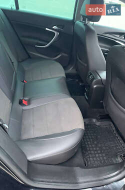 Универсал Opel Insignia 2010 в 