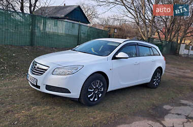 Универсал Opel Insignia 2010 в Гельмязове