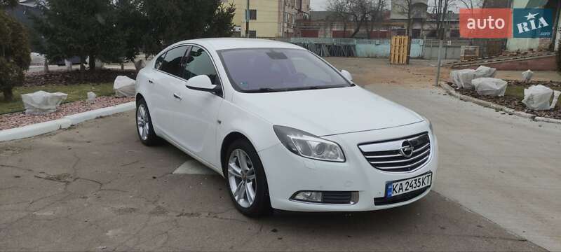 Лифтбек Opel Insignia 2012 в Чернигове