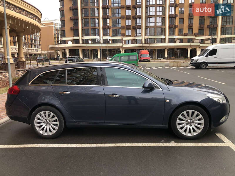 Універсал Opel Insignia 2010 в Києві