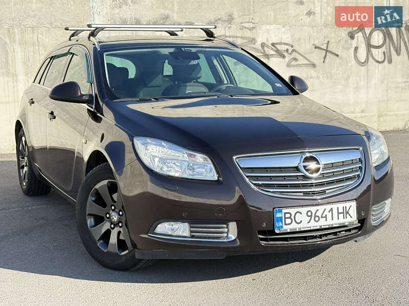 Универсал Opel Insignia 2013 в 