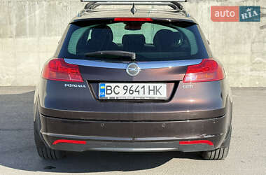 Универсал Opel Insignia 2013 в 
