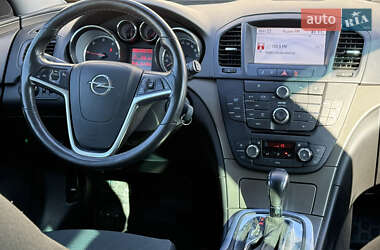 Универсал Opel Insignia 2013 в 