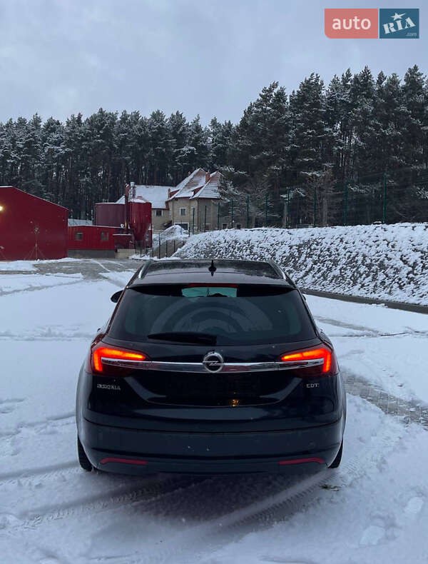 Универсал Opel Insignia 2015 в 