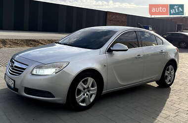 Лифтбек Opel Insignia 2011 в 