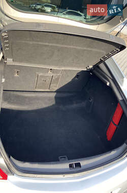 Лифтбек Opel Insignia 2011 в 