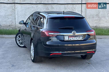 Универсал Opel Insignia 2015 в 