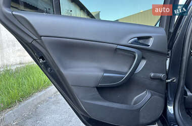 Универсал Opel Insignia 2015 в 