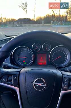Универсал Opel Insignia 2009 в 