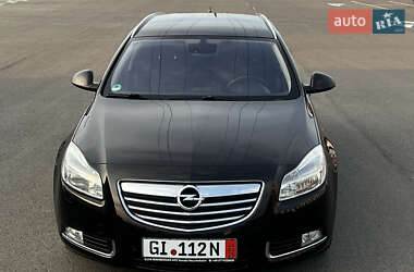 Универсал Opel Insignia 2012 в 
