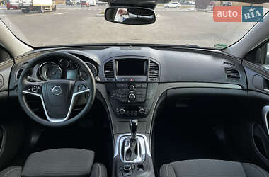 Универсал Opel Insignia 2012 в 