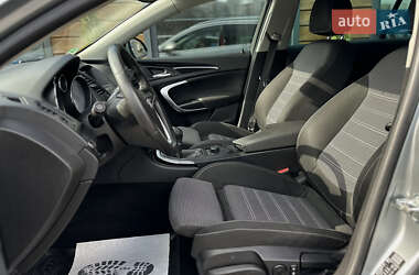 Универсал Opel Insignia 2010 в 