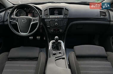 Универсал Opel Insignia 2010 в 